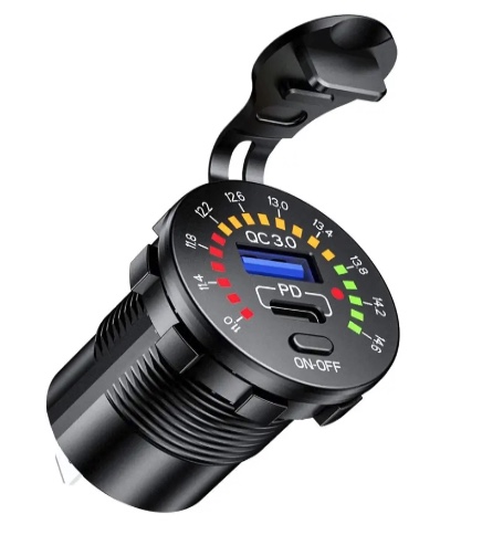 USB Outlet with Voltmeter